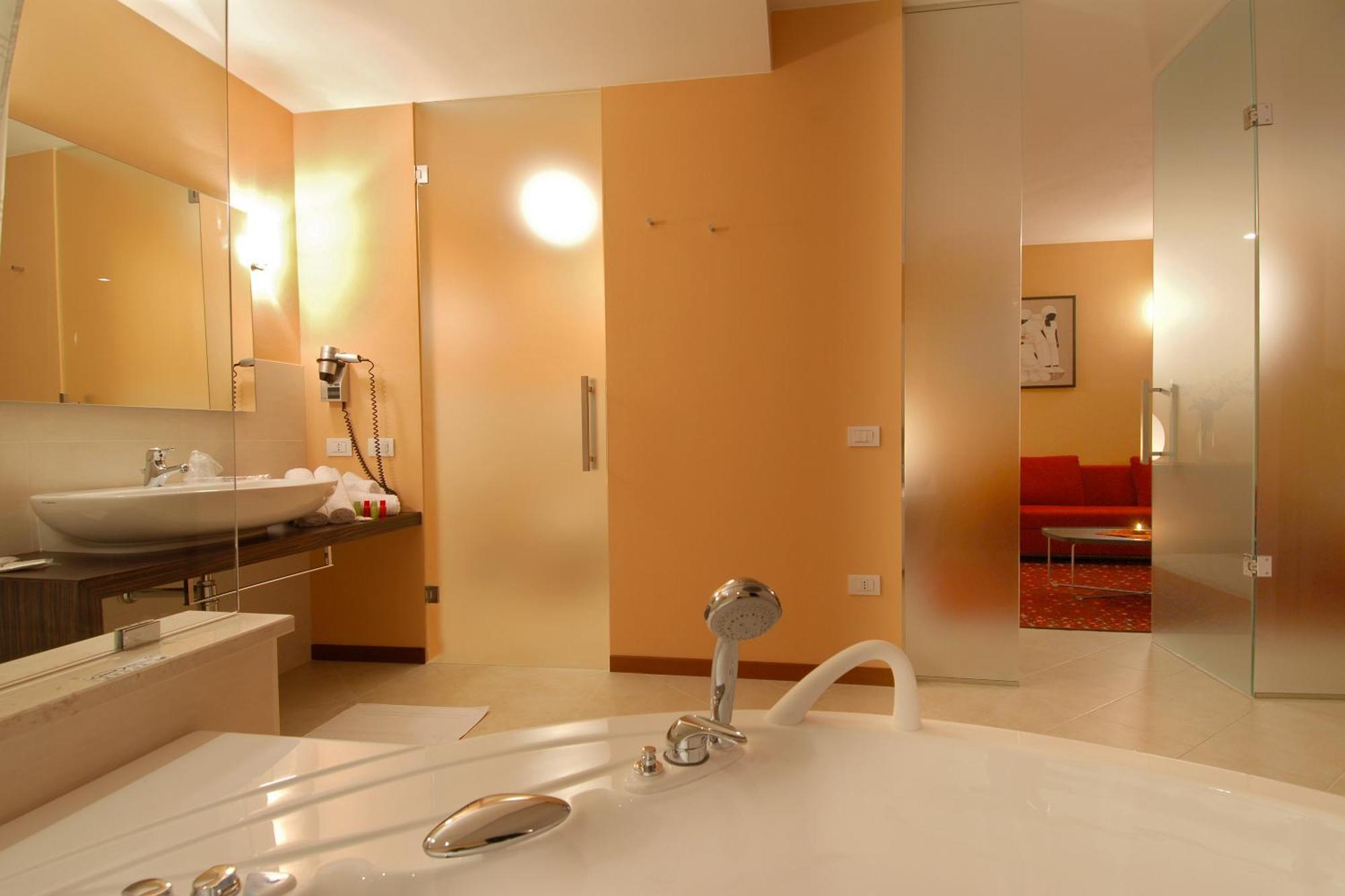 Rosso Frizzante Hotel Sorbara Exterior photo