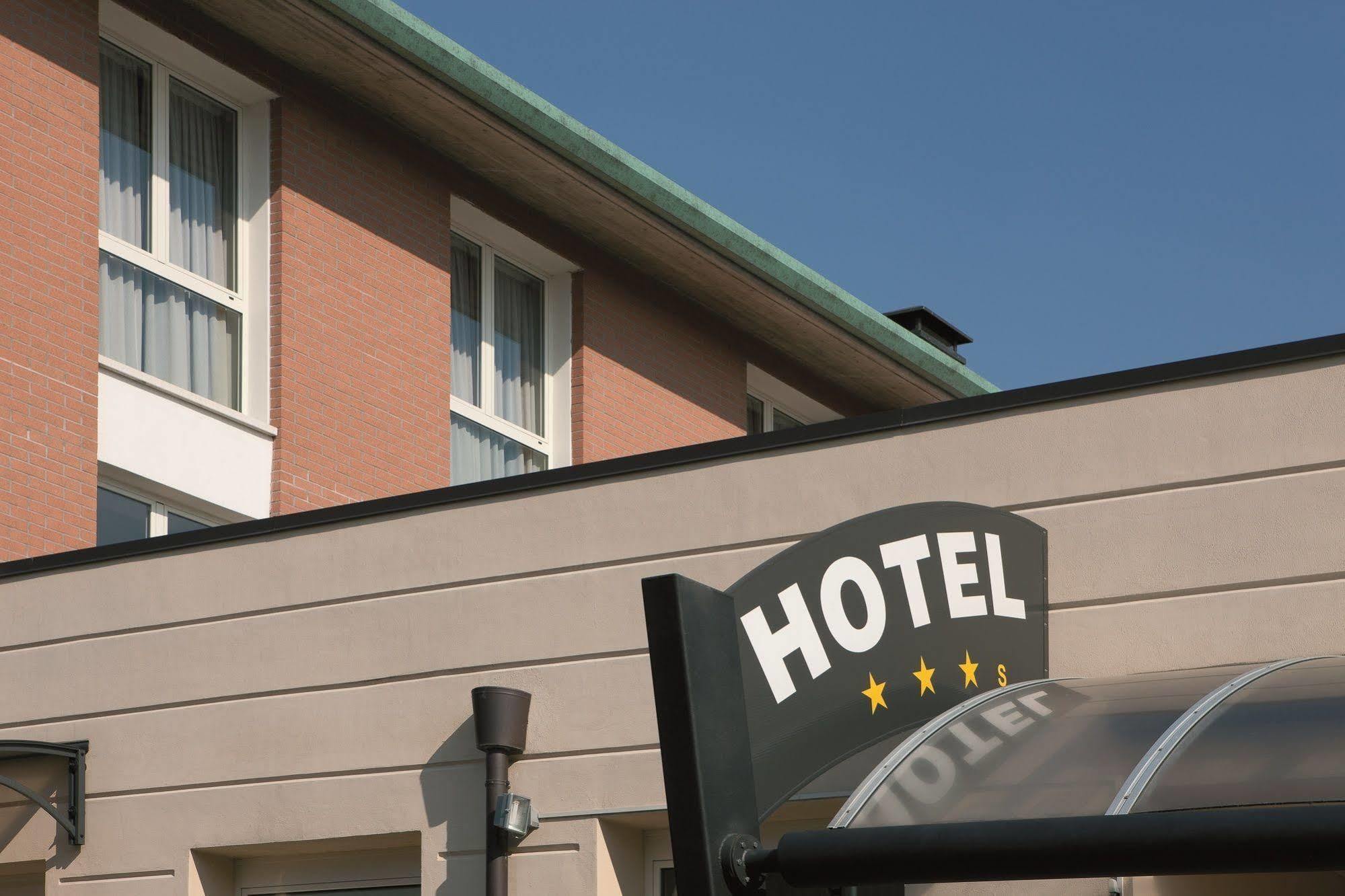 Rosso Frizzante Hotel Sorbara Exterior photo